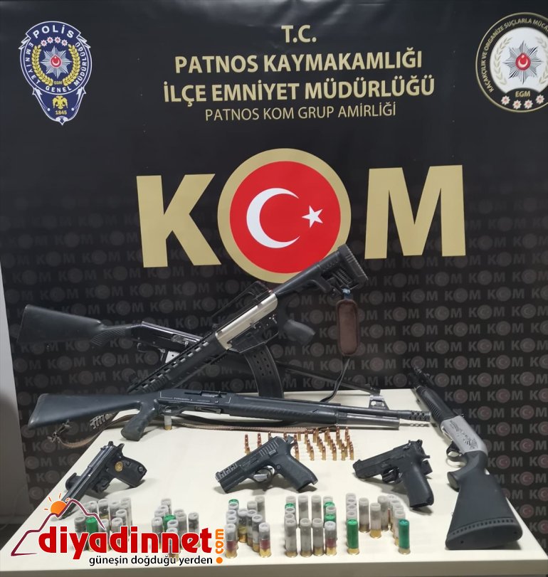 Ağrı'da evlerinde ruhsatsız tabanca ele geçirilen 2 kişi gözaltına alındı