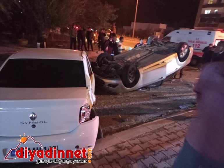 Ağrı'da park halindeki araca çarpan otomobilin sürücüsü yaralandı