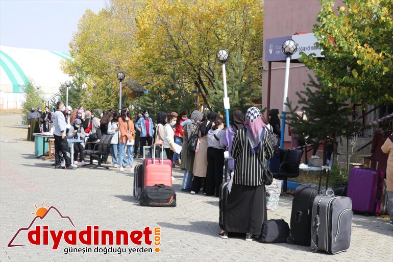 AĞRI Kayıt gelen - ikramlarla için yurtlara karşılandı öğrenciler 3