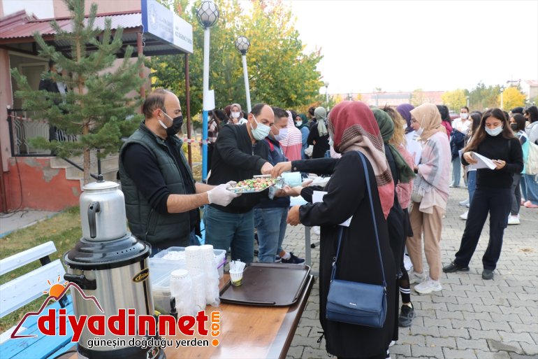 Kayıt AĞRI için öğrenciler ikramlarla gelen karşılandı - yurtlara 8