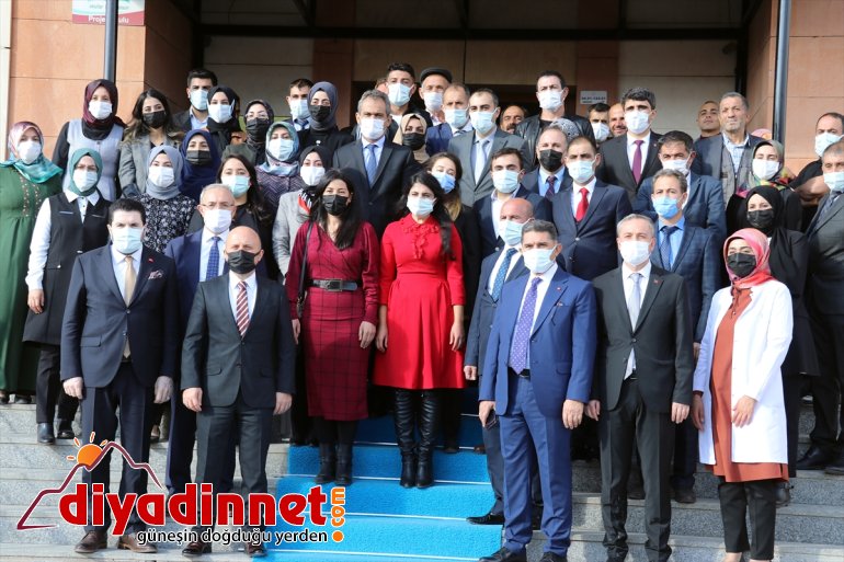 Milli Eğitim Bakanı Mahmut Özer, Ağrı'da öğrencilerle buluştu