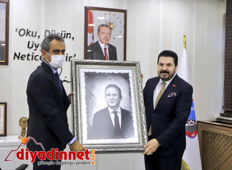 Bakanı buluştu AĞRI Milli - öğrencilerle Mahmut Eğitim Özer, 15