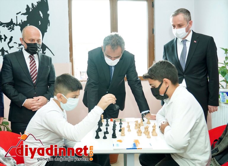 - Bakanı Eğitim Milli öğrencilerle buluştu Özer, AĞRI Mahmut 6