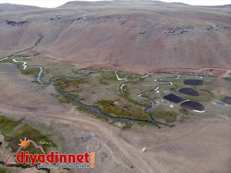 mendereslerde volkanik platolarındaki sonbahar Ağrı