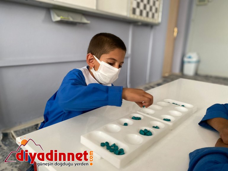 Ağrı öğretmen ve öğrencilere yönelik zeka oyunları ve sanat projeleri3