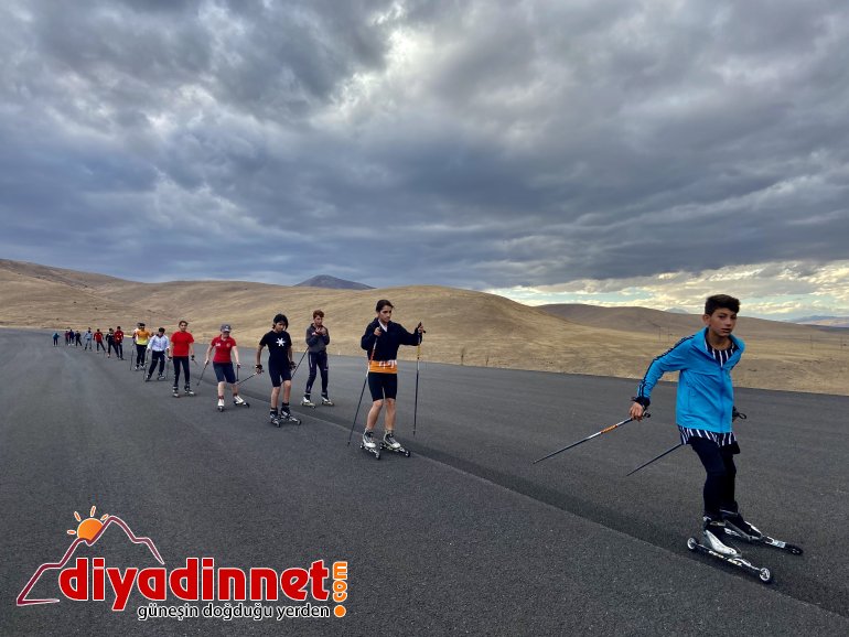 Ağrılı kayaklı koşu sporcuları2