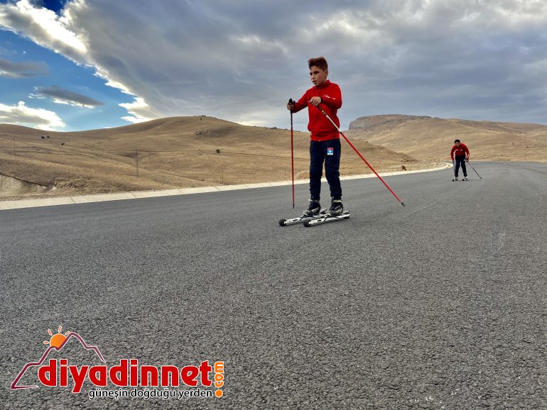 Ağrılı kayaklı koşu sporcuları3