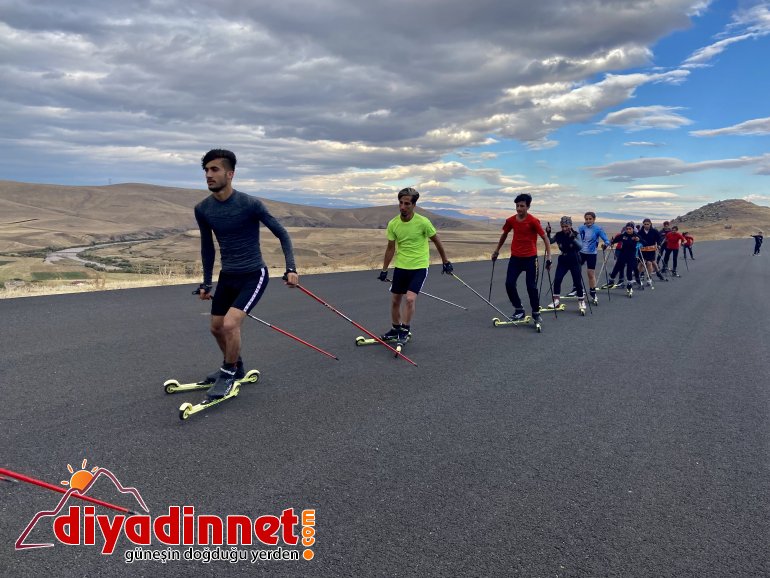 Ağrılı kayaklı koşu sporcuları4