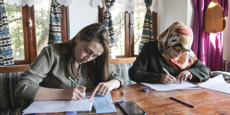 Ahlat'ta Çini Seramik Üretim Atölyesi açıldı