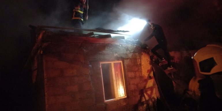 Bingöl'de çıkan ev yangını söndürüldü