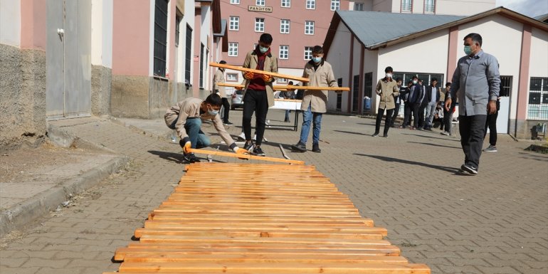 Bingöl'deki meslek lisesi mobilya sektörünün usta ihtiyacını karşılıyor