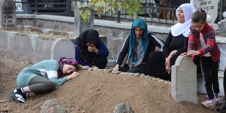 Bingöl'de şehit düşen işçiler geride 4 yetim ile gözü yaşlı aileler bıraktı