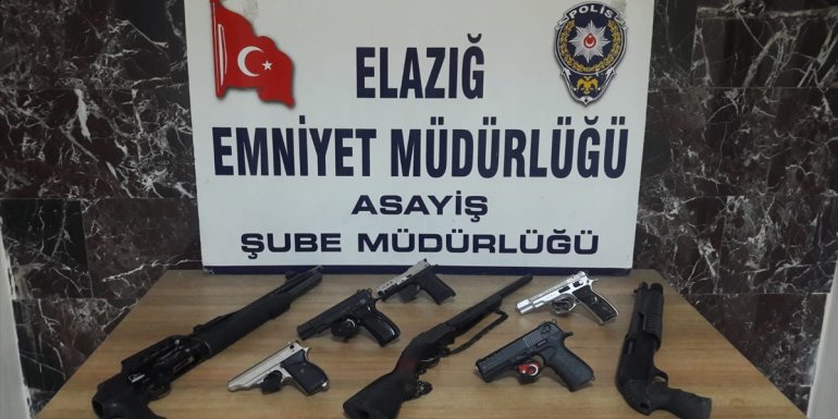 Elazığ'da asayiş uygulamalarında yakalanan 19 kişi tutuklandı