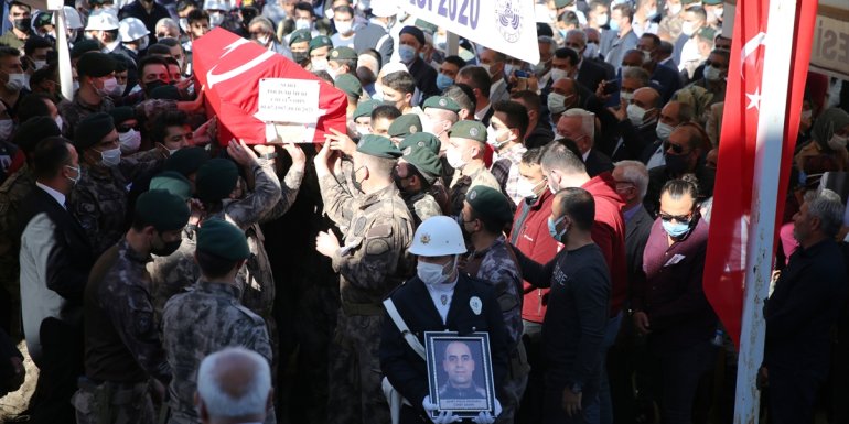 Şehit polis Cihat Şahin, Elazığ'da son yolculuğuna uğurlandı