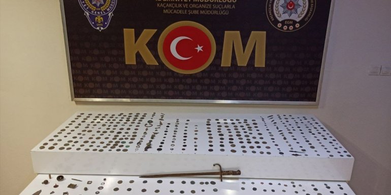 Erzincan'da minibüste 543 tarihi eser ele geçirildi