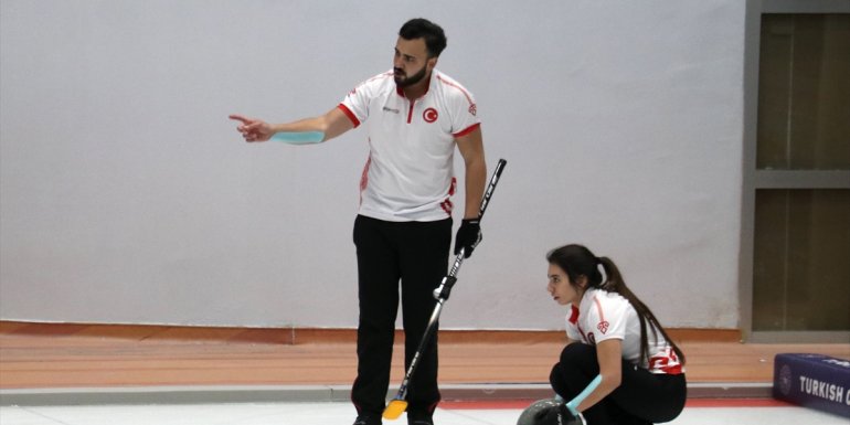Curlingde 2022 Kış Olimpiyat Oyunları ön eleme müsabakaları