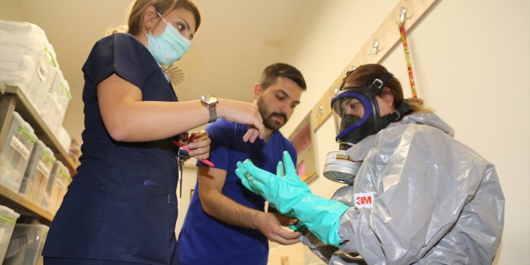 Kimyasal ve biyolojik vakalarda zamanla yarışıp hayat kurtarıyorlar