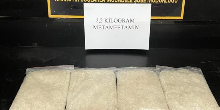 Hakkari'de bir kişi 2 kilo 200 gram sentetik uyuşturucu ile yakalandı