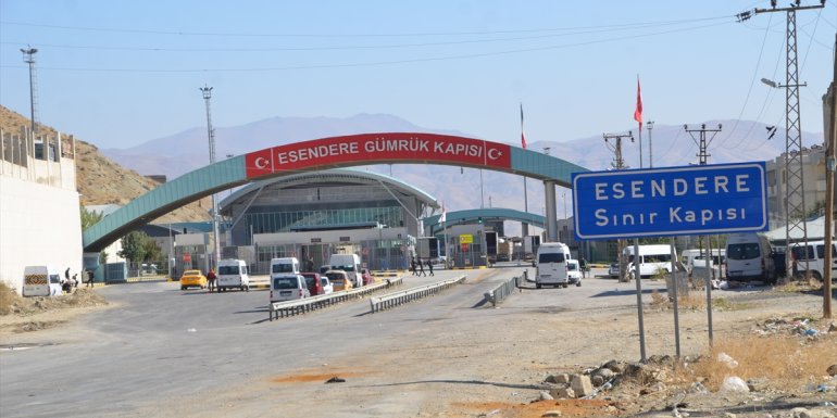 Hakkari'deki Esendere Gümrük Kapısı'nda geçişler başladı
