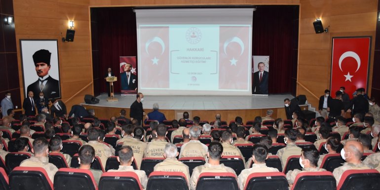 Hakkari'de güvenlik korucularına yönelik "Hizmet İçi Eğitim Programı" düzenlendi
