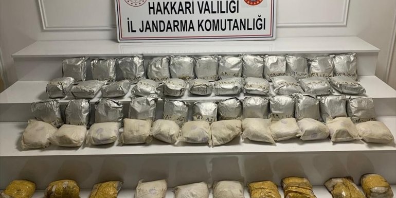 Hakkari kırsalında 60 kilogram eroin ele geçirildi