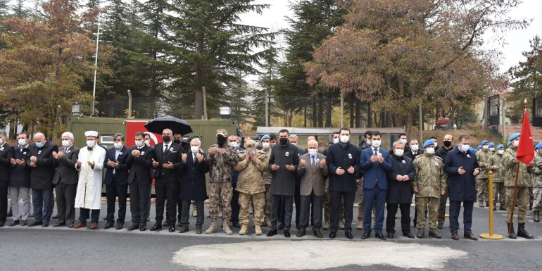 Hakkari'de şehit asker için tören düzenlendi