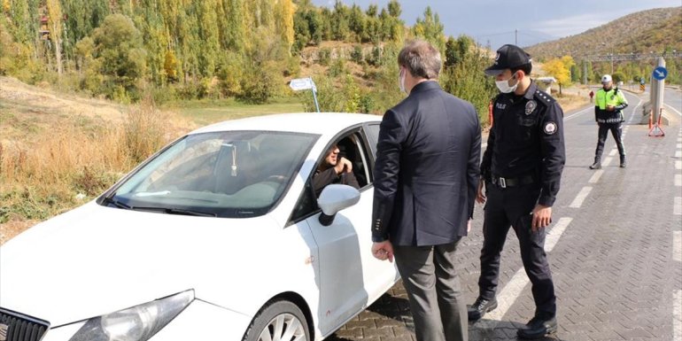 Hizan Kaymakamı Yelek trafik uygulamasına katıldı1