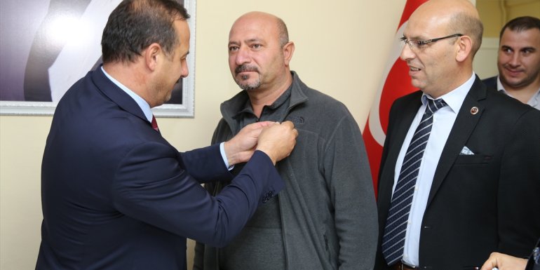 İYİ Parti Genel Başkan Yardımcısı Ağıralioğlu Oltu esnafını ziyaret etti