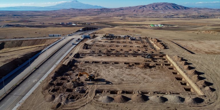 İzmirli iş insanları Van'daki yatırımlarıyla 10 bin kişiyi istihdam edecek