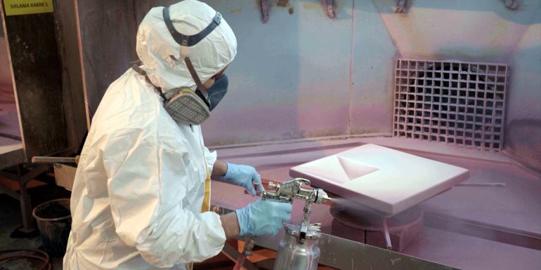 Kaleseramik'ten AKM'nin kalbine "Kırmız Küre" imzası