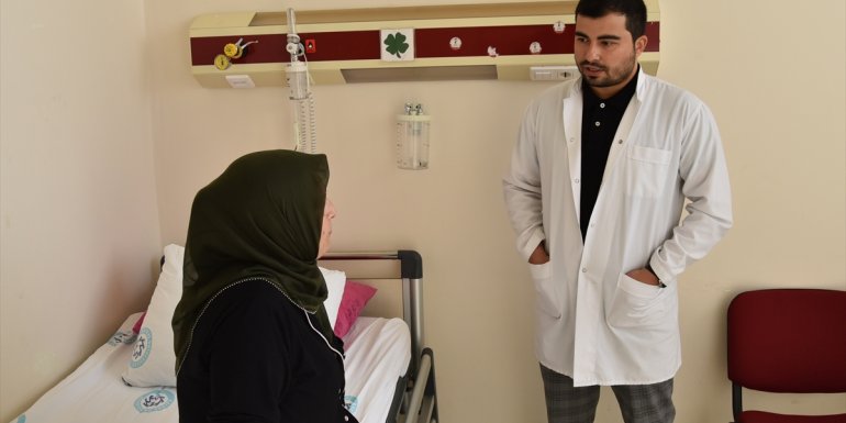 Karnında 6 kilogramlık kitle bulunan kadın ameliyatla sağlığına kavuştu