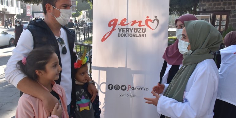 Yeryüzü doktorları, Kars'ta meme kanseri konusunda vatandaşları bilgilendirdi