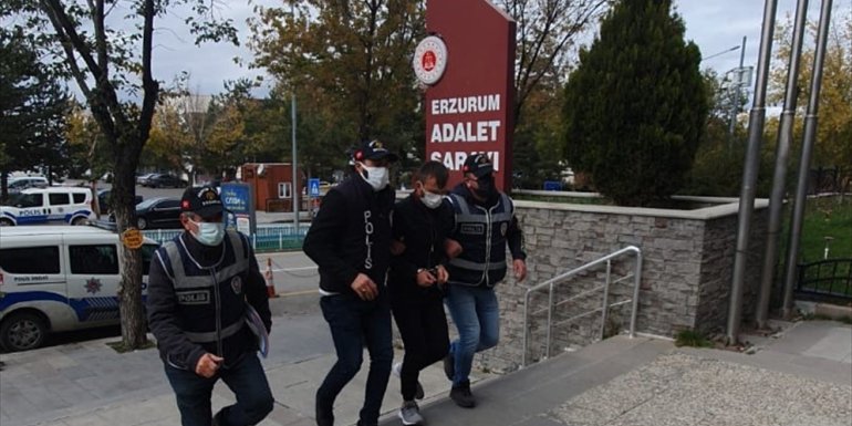 Kız arkadaşıyla buluşmak için geldiği Erzurum'da başka bir kadını gasbetti
