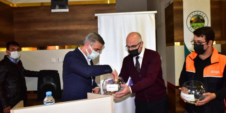 Malatya'da 100 deprem konutu daha hak sahiplerine teslim edildi