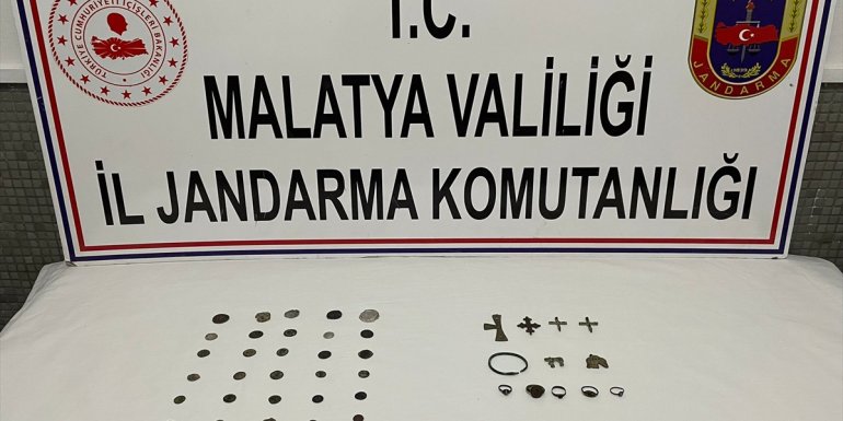 Malatya'da tarihi eser olduğu değerlendirilen 46 obje ele geçirildi