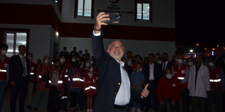 Türk Kızılay Genel Başkanı Kınık Muş'ta 5 bin kişilik aşevini inceledi: