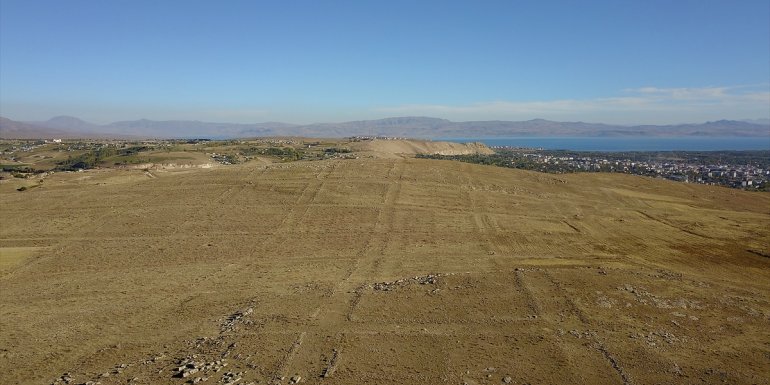 Van'daki antik kentin duvarları "kırlangıç sistemi" ile depreme dayanıklı hale getirilmiş