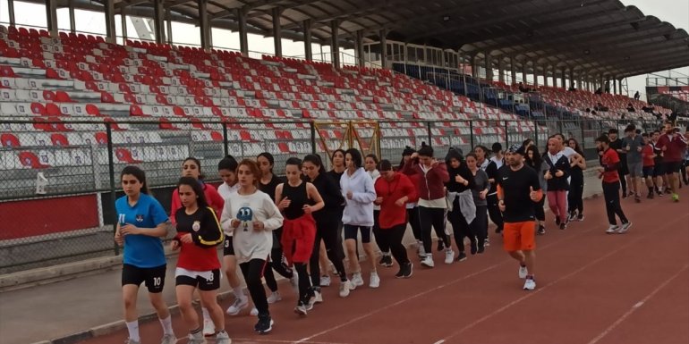 Van'da belediyenin açtığı kurslara katılan 30 öğrenci üniversiteli oldu