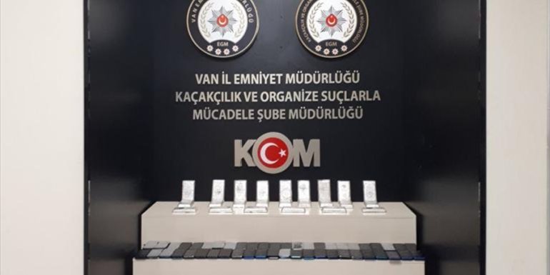 Van'da gümrük kaçağı 99 kilo 940 gram gümüş ele geçirildi