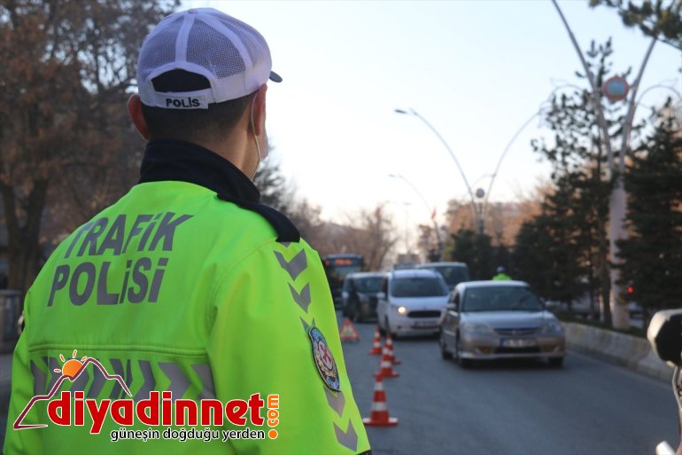 araç 296 ihlal bir kurallarını ceza trafik eden sürücüsüne haftada kesildi Ağrı