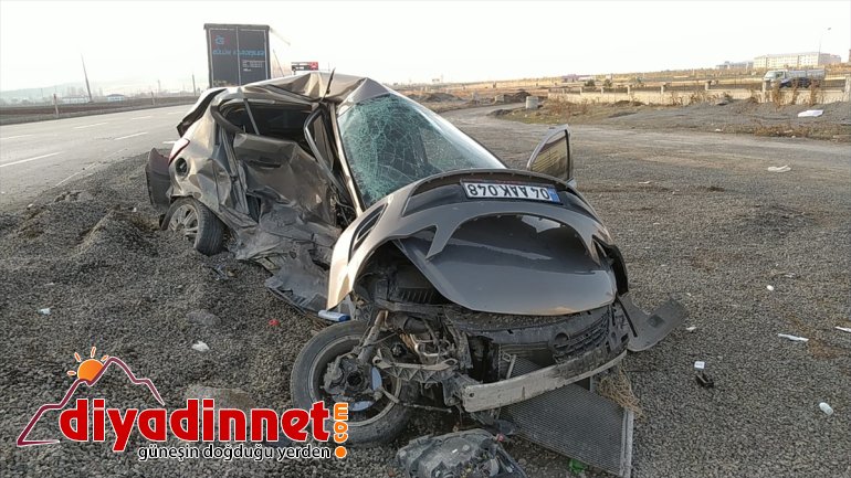 - 3 kazada yaralandı hamile çarpıştığı AĞRI kadın kişi İki otomobilin öldü, 3