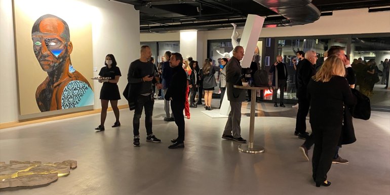 Akfen Holding'in sanat alanı Loft Art, Humano sergisiyle kapılarını açtı
