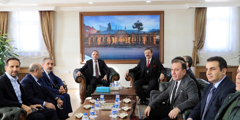 TOBB Başkanı Hisarcıklıoğlu Ardahan'da Valilik, Belediye ve TSO'yu ziyaret etti