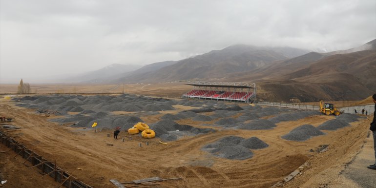 Başkale'de 12 milyon liralık spor tesislerinin yapımına başlandı