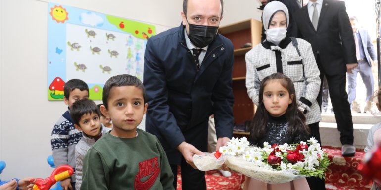 Başkale Kaymakamı Solak Kur'an kursunu ziyaret etti