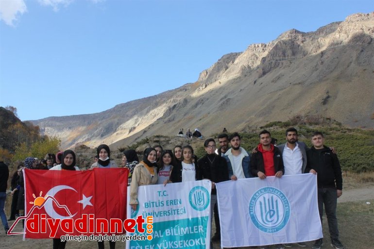 BEÜ öğrencileri Nemrut Kalderası'nda temizlik yaptı