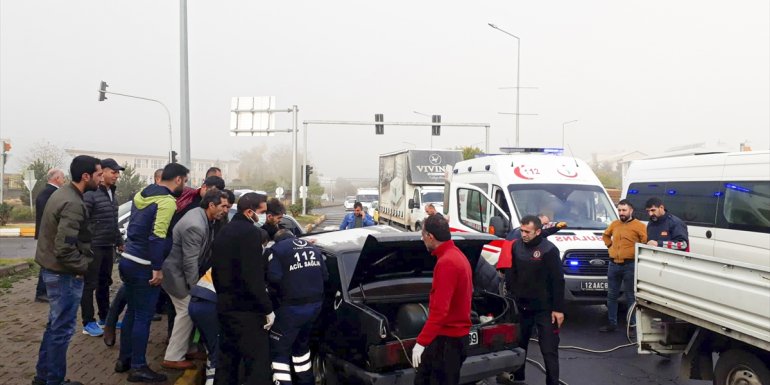 Bingöl'de 2 otomobilin çarpışması sonucu 6 kişi yaralandı