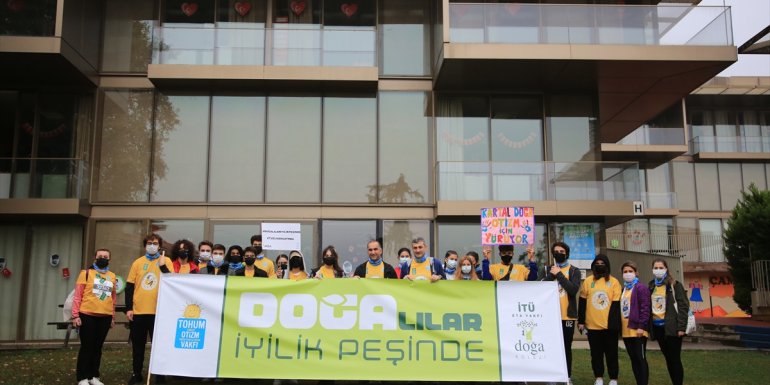 Doğalı öğrenciler, 'Doğalılar İyilik Peşinde' sloganıyla maratona katıldı