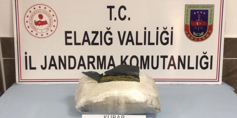 Elazığ'da 2,5 kilogram esrar ele geçirildi