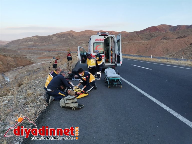 Erzurum'da otomobilin şarampole devrilmesi sonucu iki kişi yaralandı